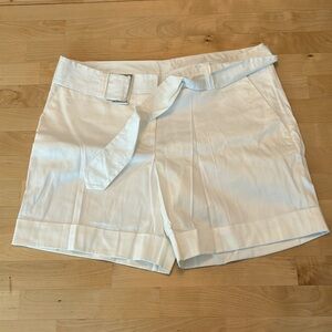 NWOT Ellen Tracy white belted shorts, size 10